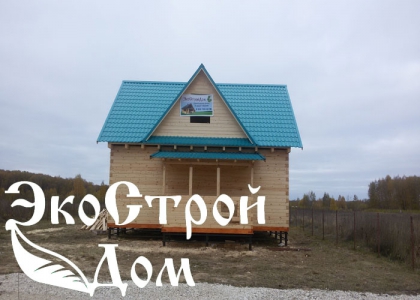 Брусовой дом с крыльцом и мансардой 5